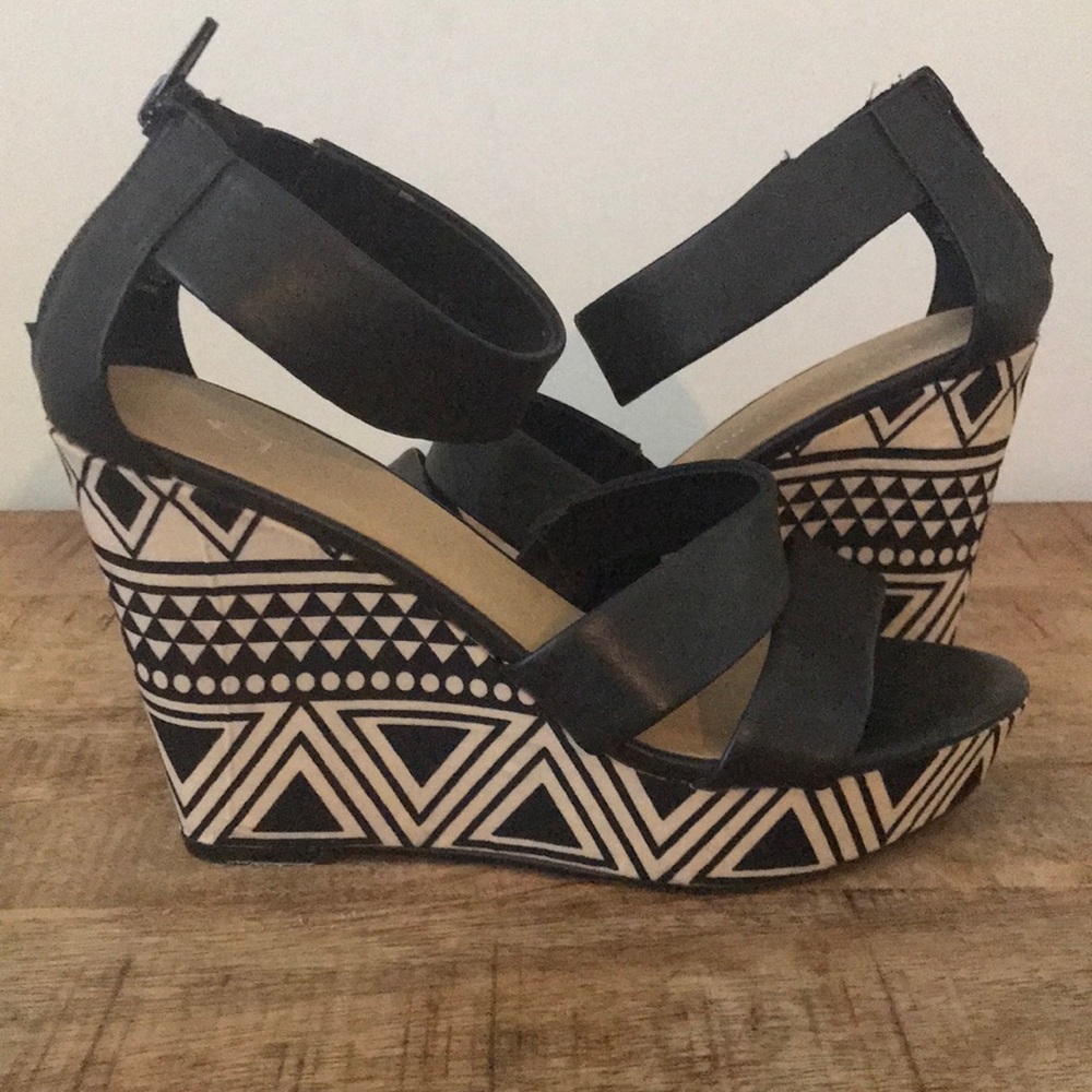 Chinese Laundry Wedges